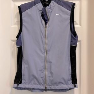 Nike women’s full zip reflective running vest used size extra-large